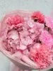 Букет с гортензией, кустовой хризантемой и гвоздиками в авторской упаковке