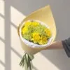 Букет с ажурными гвоздиками в кульке