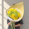 Букет с ажурными гвоздиками в кульке