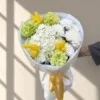 Букет с белой гортензией , кустовой хризантемой и гвоздиками в авторской упаковке