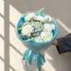 Букет с голубой гортензией , кустовой хризантемой и гвоздиками в авторской упаковке